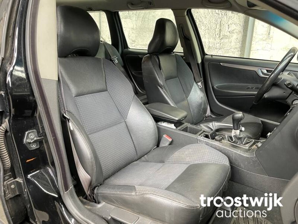 Volvo V70 2.4 Edition II 140pk 2003, -Orig.NL-, 87-LR-FP