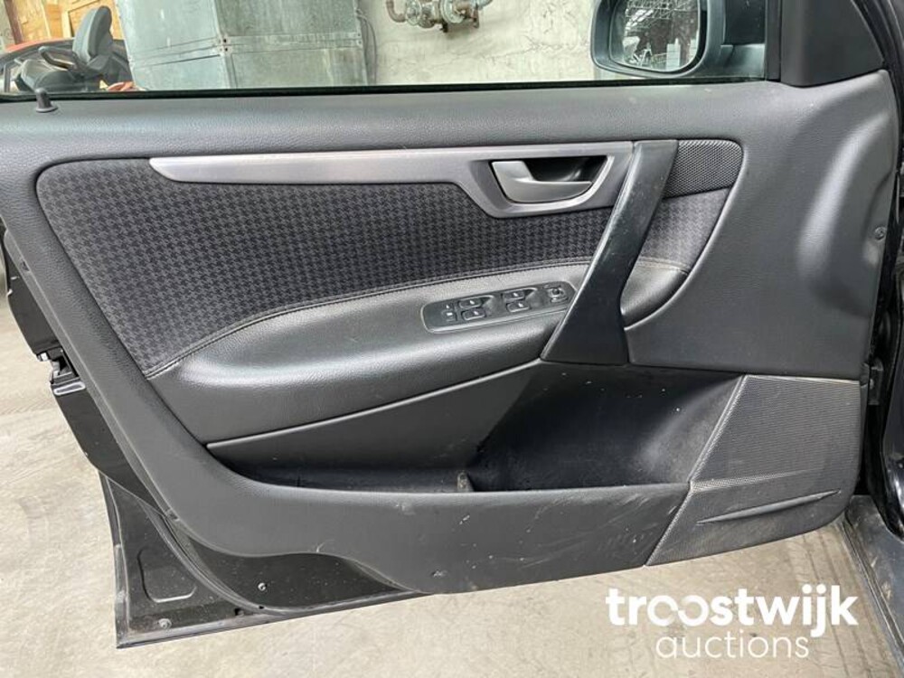 Volvo V70 2.4 Edition II 140pk 2003, -Orig.NL-, 87-LR-FP