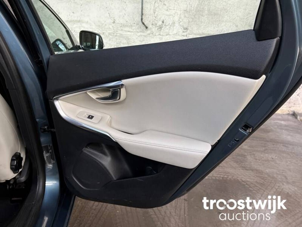 Volvo V40 1.6 D2 Summum 114pk 2013, -Orig.NL-, 87-ZRK-3