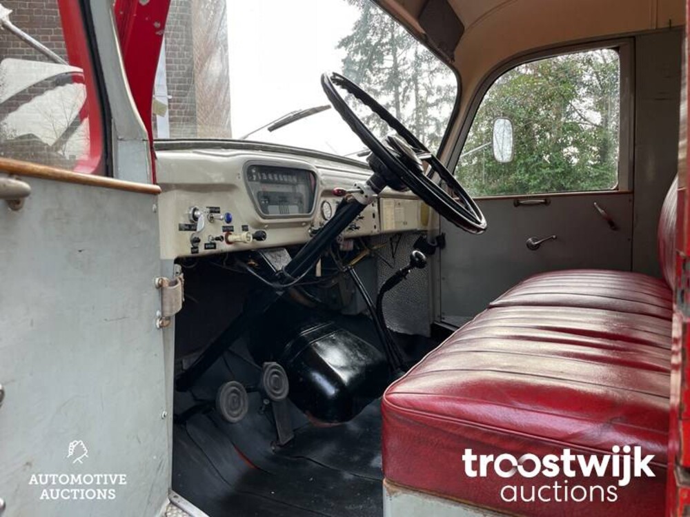 Ford Brandweerauto 3.9 V8 C620 1954, PB-47-78