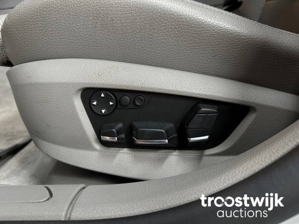BMW 750i M-Sport E65 4.8 407pk 2009