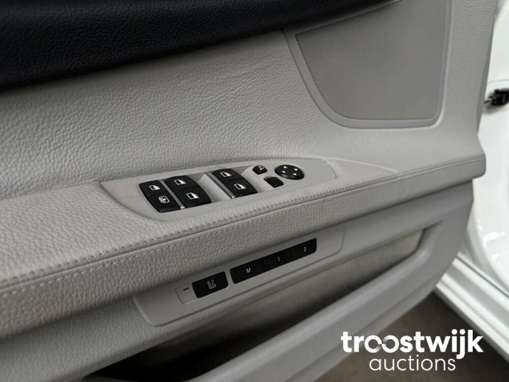 BMW 750i M-Sport E65 4.8 407pk 2009