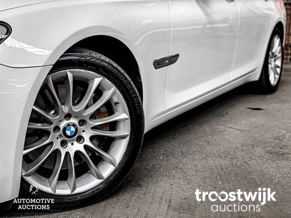 BMW 750i M-Sport E65 4.8 407pk 2009