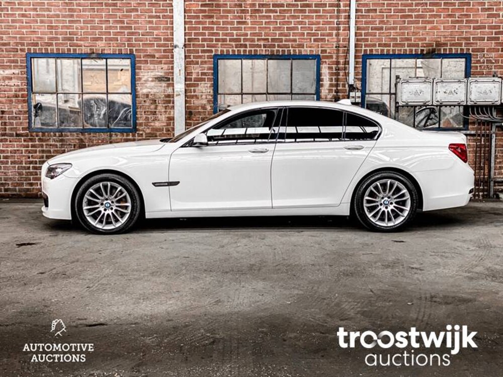 BMW 750i M-Sport E65 4.8 407pk 2009