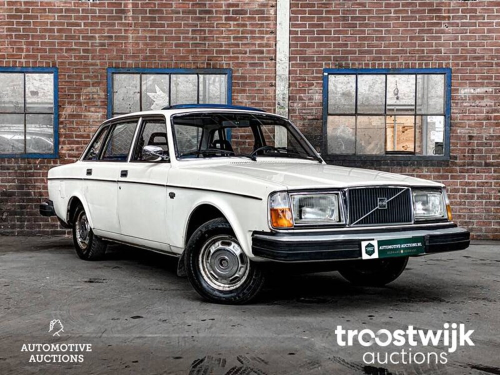 Volvo 264 DL 125pk 1977, 78-YA-97