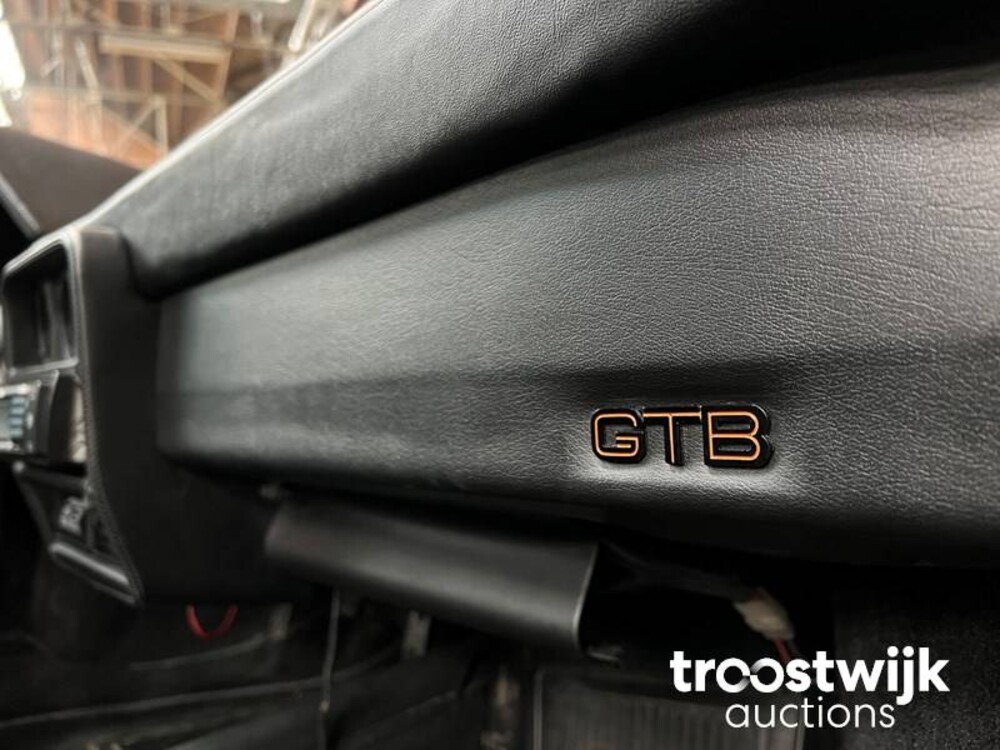 Ferrari 328 GTB 3200 Quattrovalvole 271pk 1989, 04-LXS-1