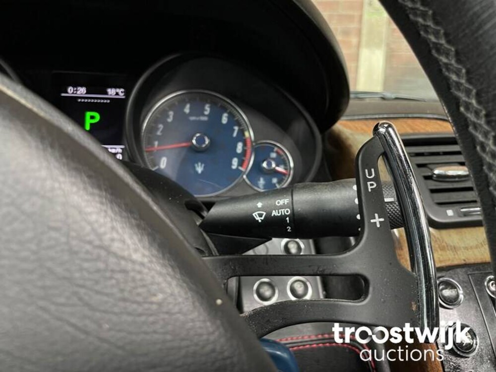 Maserati  Quattroporte S 4.7 V8 430pk 2009