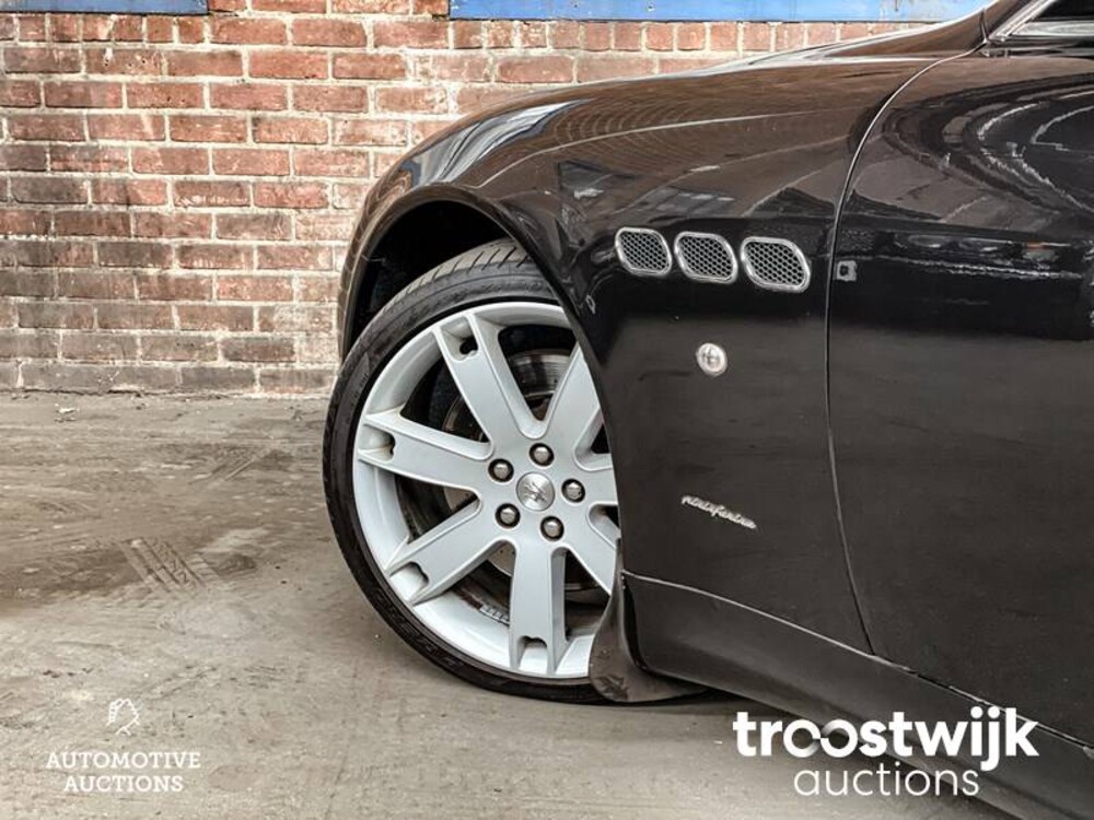 Maserati  Quattroporte S 4.7 V8 430pk 2009