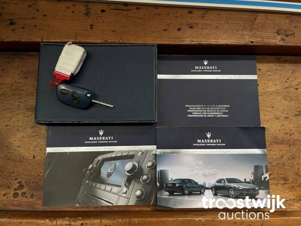 Maserati  Quattroporte S 4.7 V8 430pk 2009