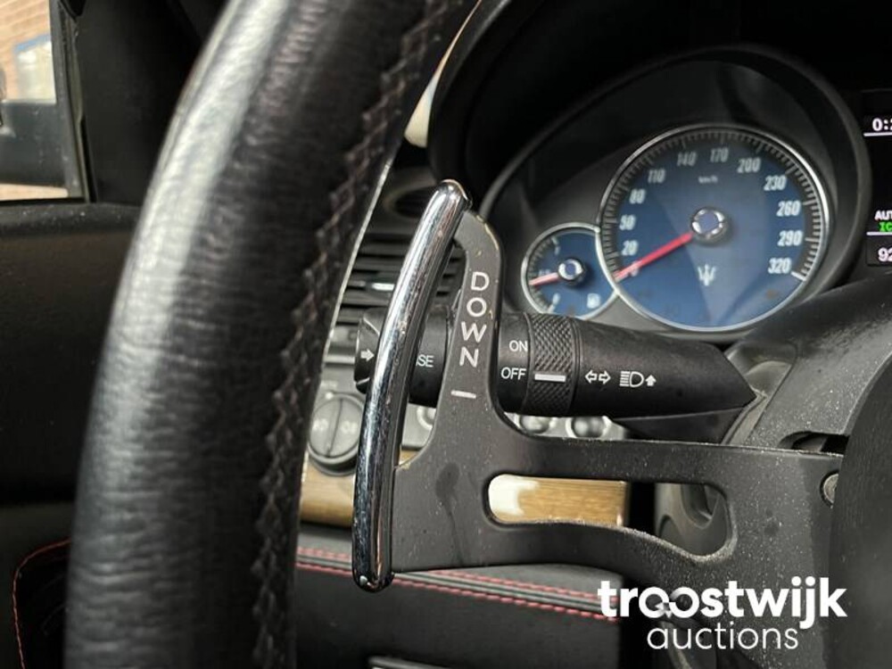 Maserati  Quattroporte S 4.7 V8 430pk 2009