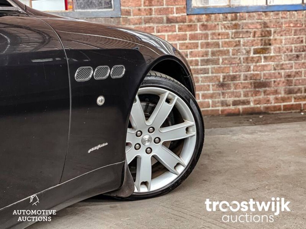 Maserati  Quattroporte S 4.7 V8 430pk 2009