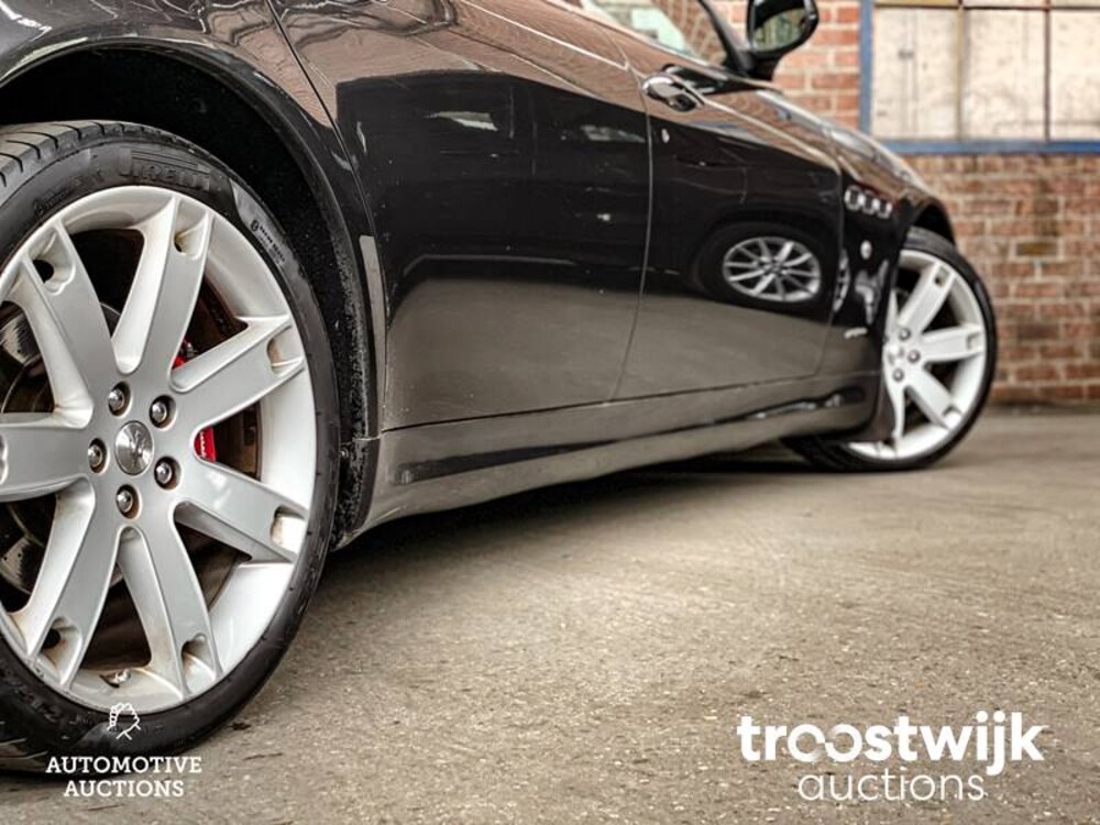 Maserati  Quattroporte S 4.7 V8 430pk 2009
