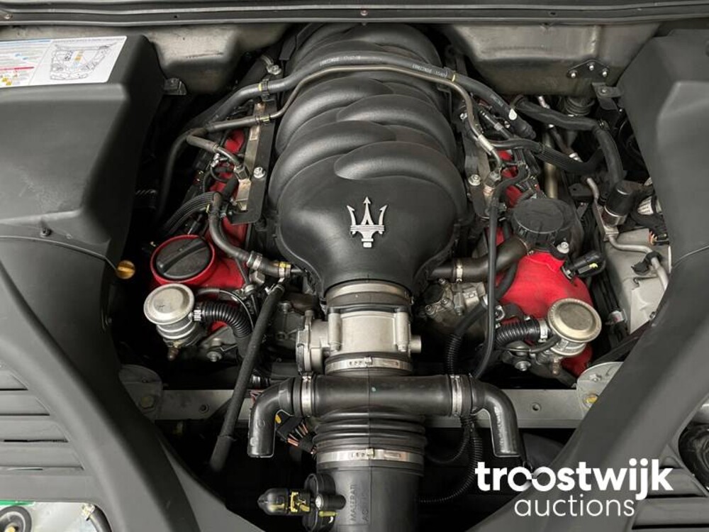 Maserati  Quattroporte S 4.7 V8 430pk 2009