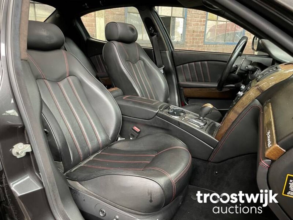 Maserati  Quattroporte S 4.7 V8 430pk 2009