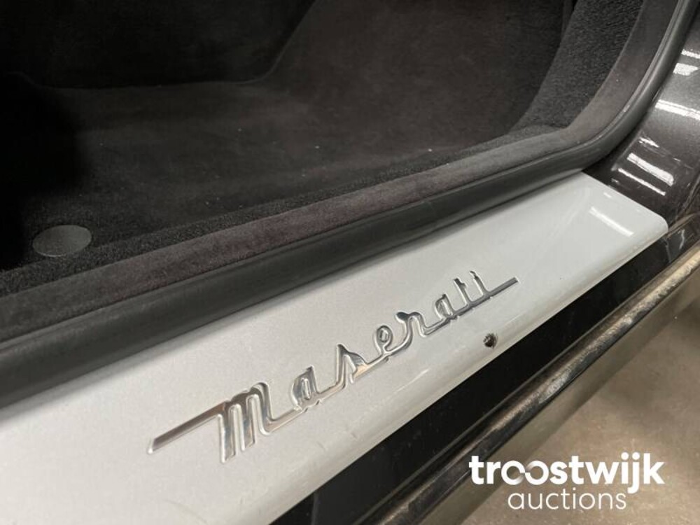 Maserati  Quattroporte S 4.7 V8 430pk 2009