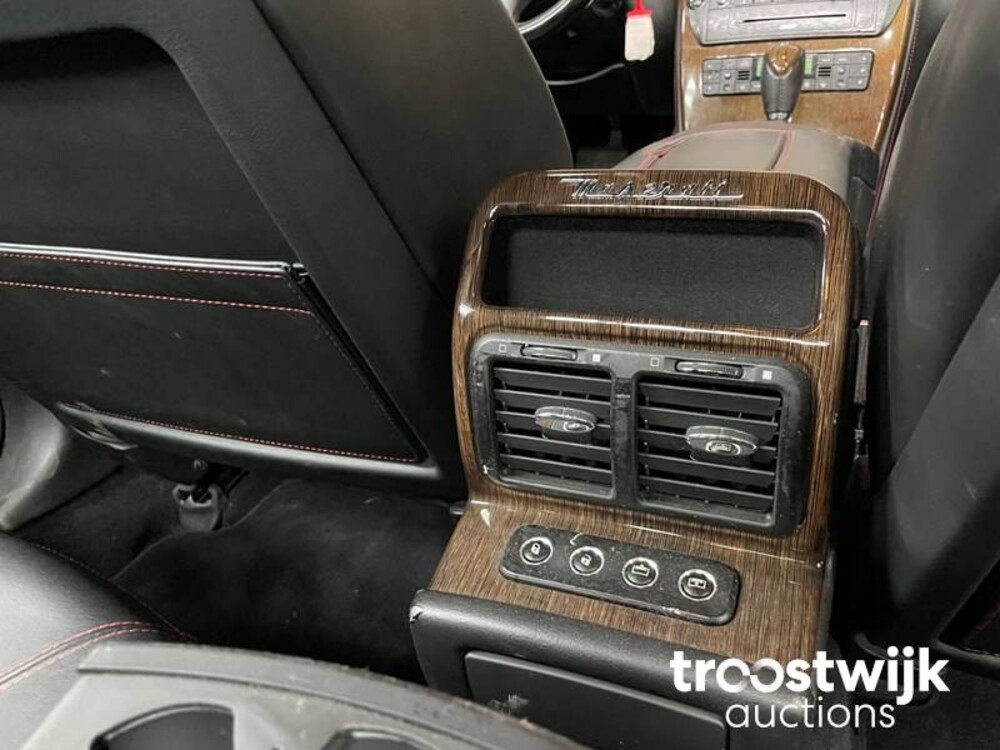 Maserati  Quattroporte S 4.7 V8 430pk 2009