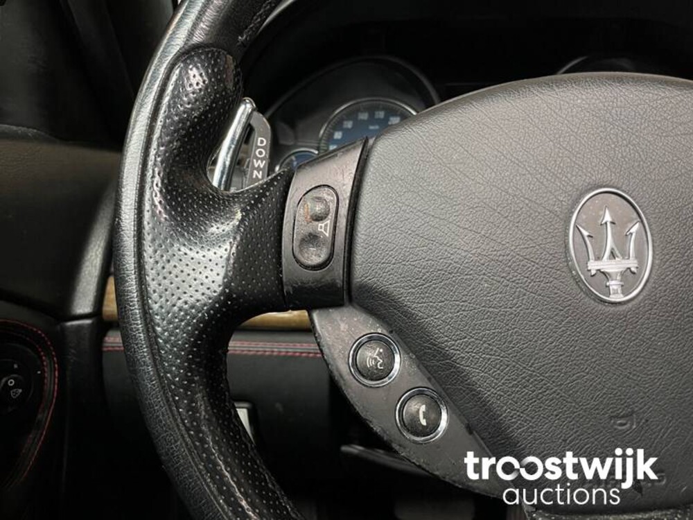 Maserati  Quattroporte S 4.7 V8 430pk 2009