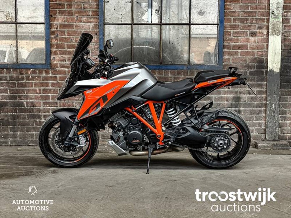 KTM Superduke GT 1290 AKRAPOVIC 2768cc 173pk 2017