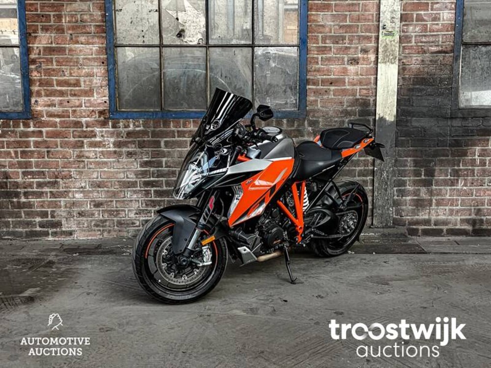 KTM Superduke GT 1290 AKRAPOVIC 2768cc 173pk 2017