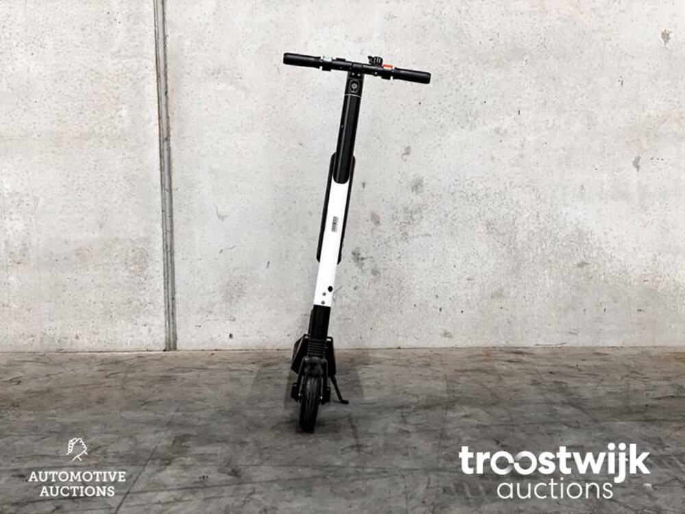 Segway Elektrischer Tretroller / Trittbrett