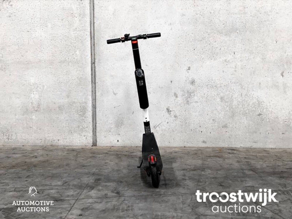 Segway Elektrischer Tretroller / Trittbrett