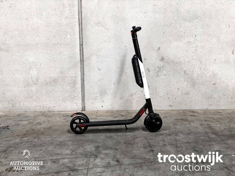 Segway Elektrischer Tretroller / Trittbrett