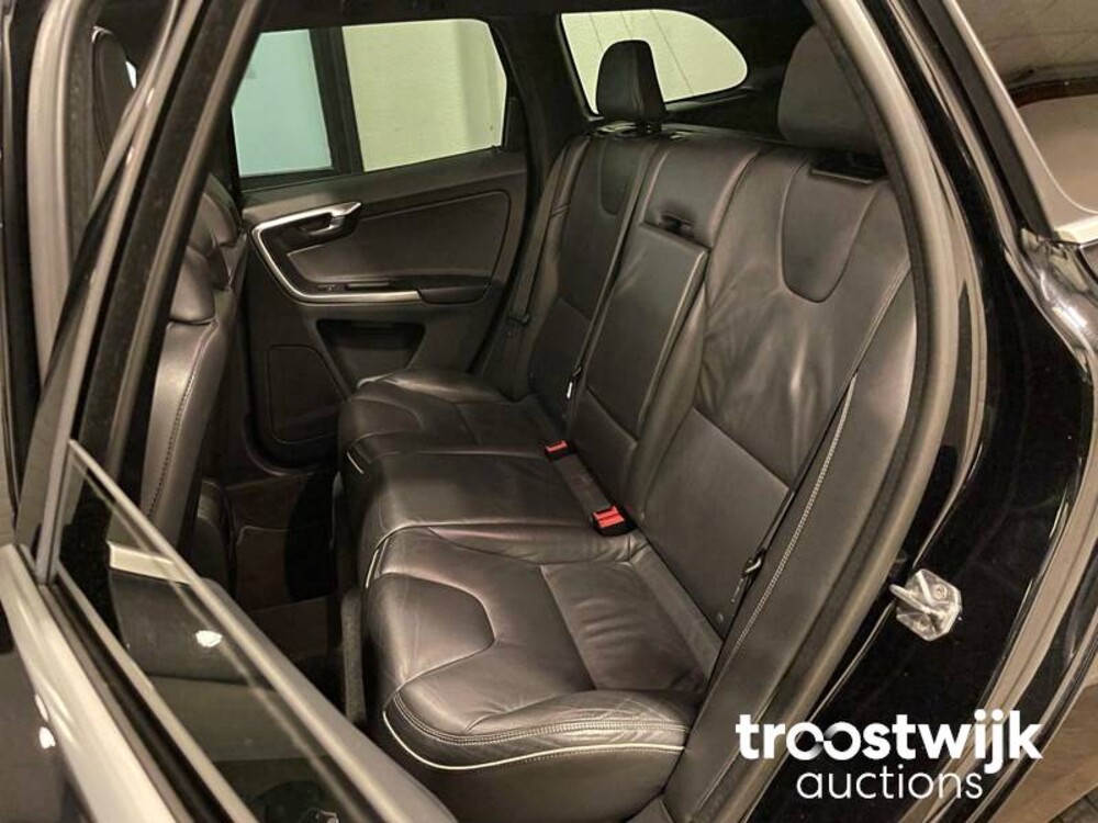 Volvo XC60 R-Design D4 Ocean Race 181PS 2015, ZN-700-D