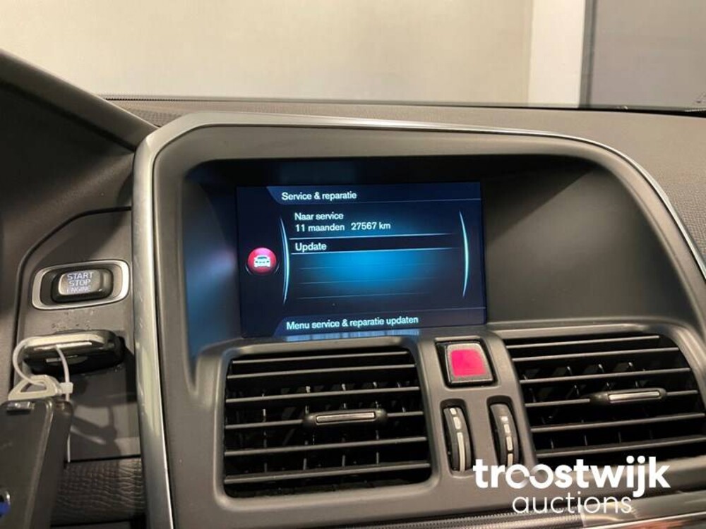 Volvo XC60 R-Design D4 Ocean Race 181PS 2015, ZN-700-D