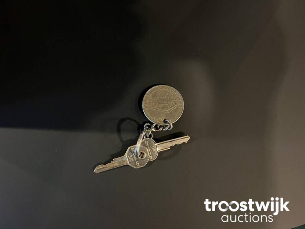 Oldsmobile 88 V8 1953, DM-37-90