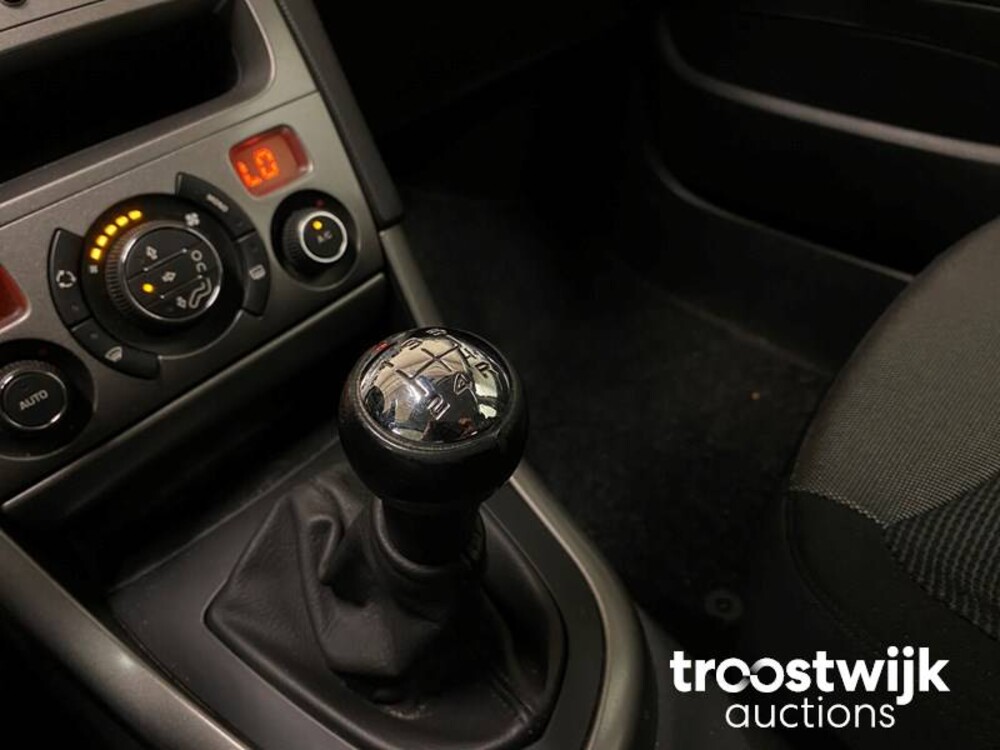 Peugeot 308 1.6 THP XT KILOMETER! FOTOS! PRÜFEN! Peugeot 308 1.6 THP XT 150hp 2007, 92-KBD-8