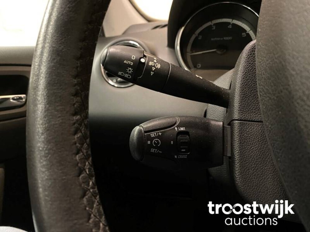 Peugeot 308 1.6 THP XT KILOMETER! FOTOS! PRÜFEN! Peugeot 308 1.6 THP XT 150hp 2007, 92-KBD-8