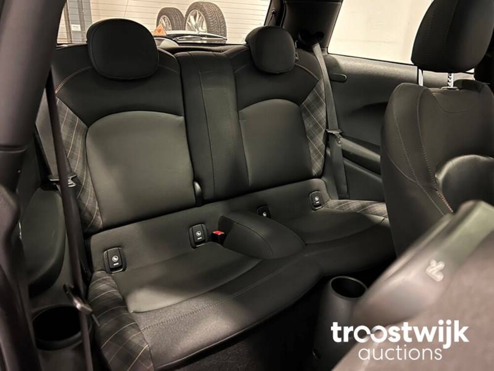 Mini Cooper D Seven 7 Chili 1.5 Serious Business 116PS 2017 -Orig. NL-, PV-762-T