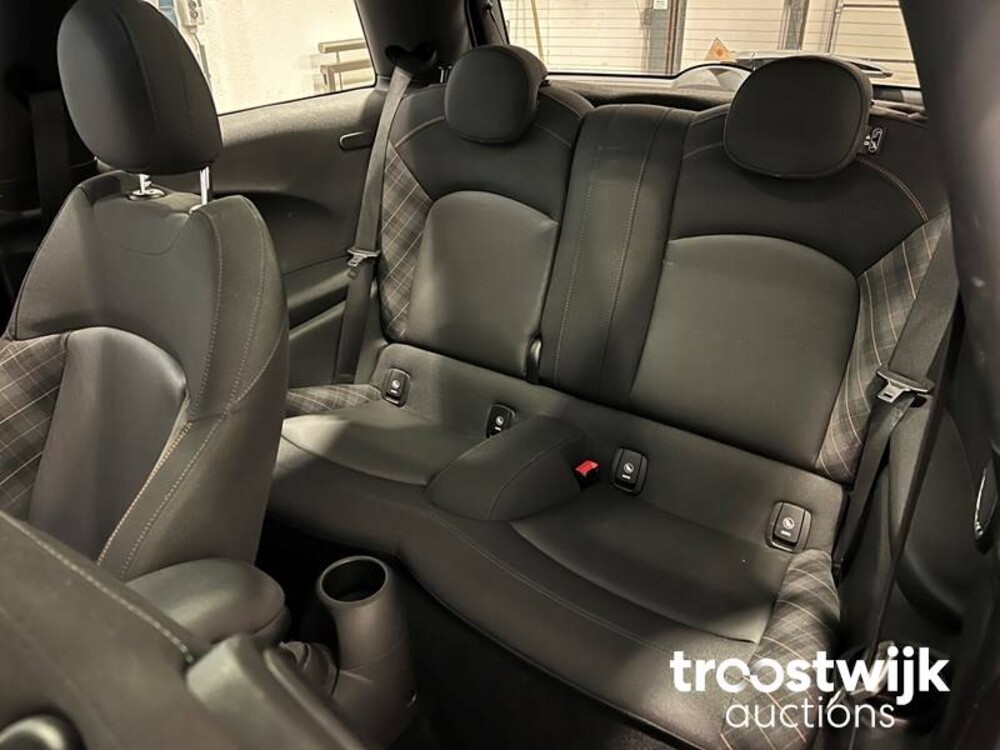 Mini Cooper D Seven 7 Chili 1.5 Serious Business 116PS 2017 -Orig. NL-, PV-762-T