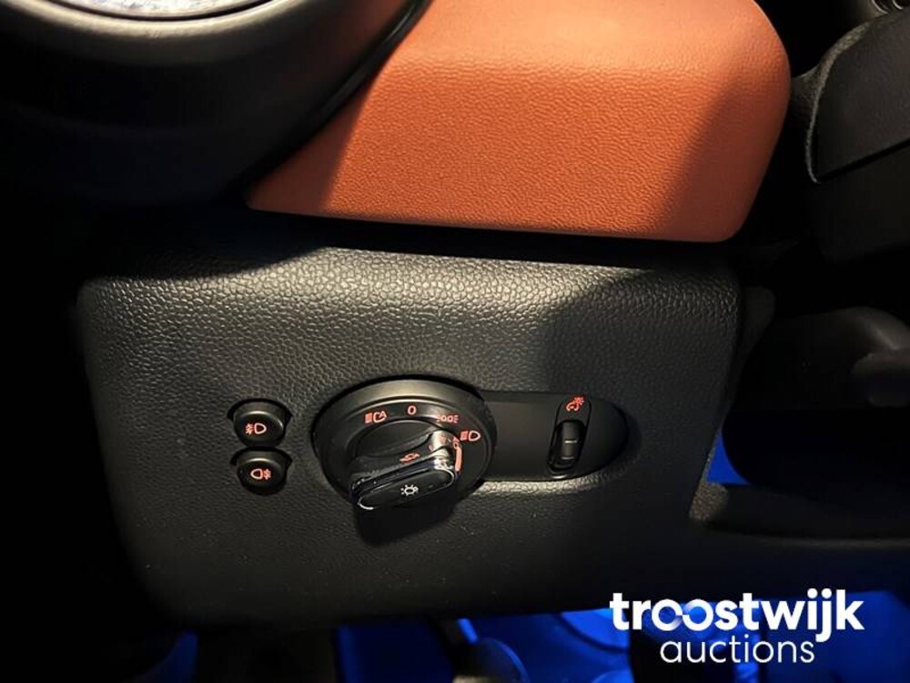 Mini Cooper D Seven 7 Chili 1.5 Serious Business 116PS 2017 -Orig. NL-, PV-762-T