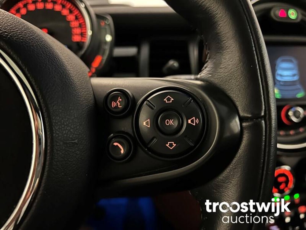 Mini Cooper D Seven 7 Chili 1.5 Serious Business 116PS 2017 -Orig. NL-, PV-762-T