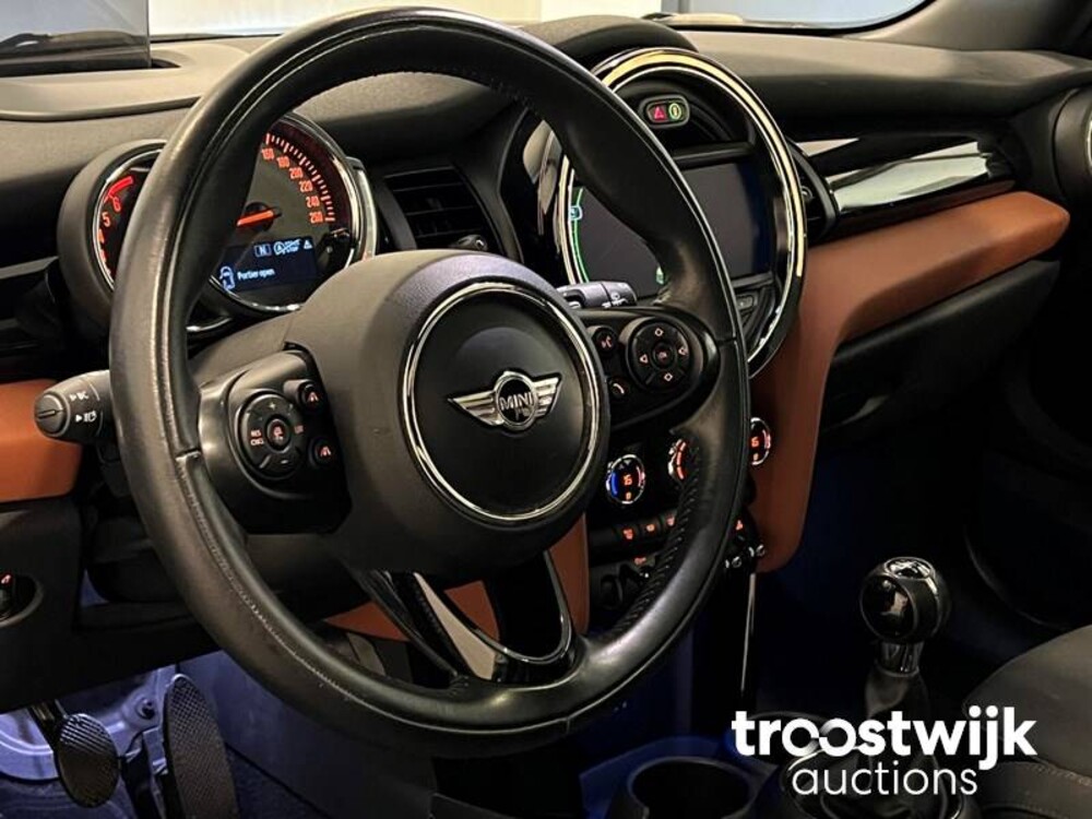 Mini Cooper D Seven 7 Chili 1.5 Serious Business 116PS 2017 -Orig. NL-, PV-762-T