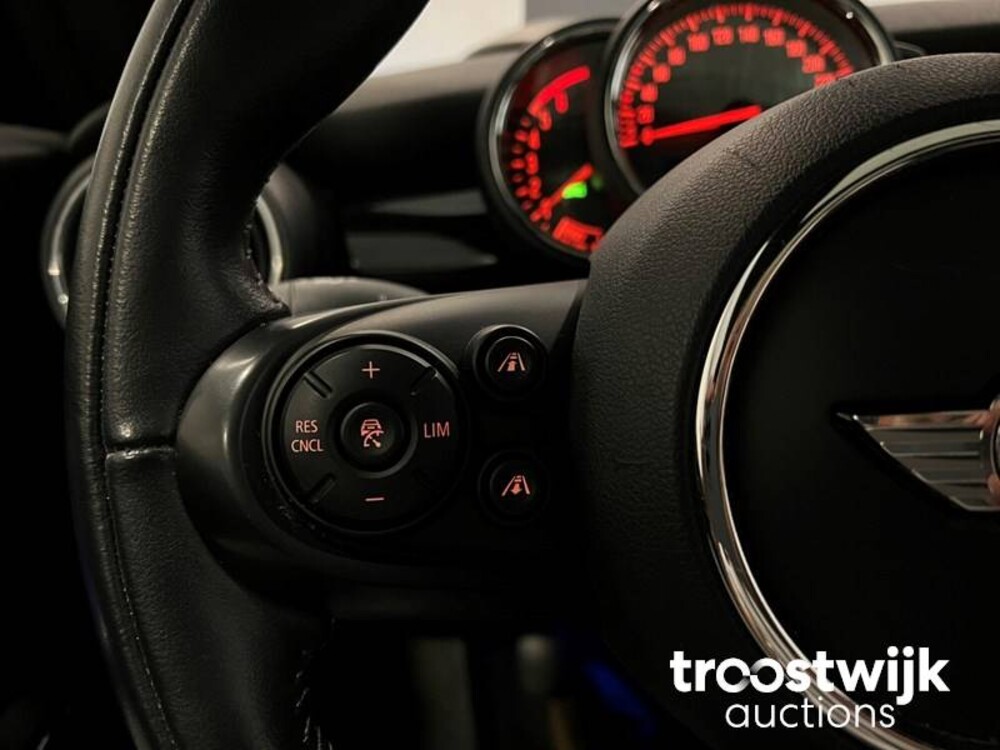 Mini Cooper D Seven 7 Chili 1.5 Serious Business 116PS 2017 -Orig. NL-, PV-762-T