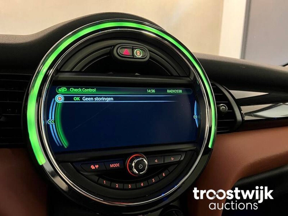 Mini Cooper D Seven 7 Chili 1.5 Serious Business 116PS 2017 -Orig. NL-, PV-762-T