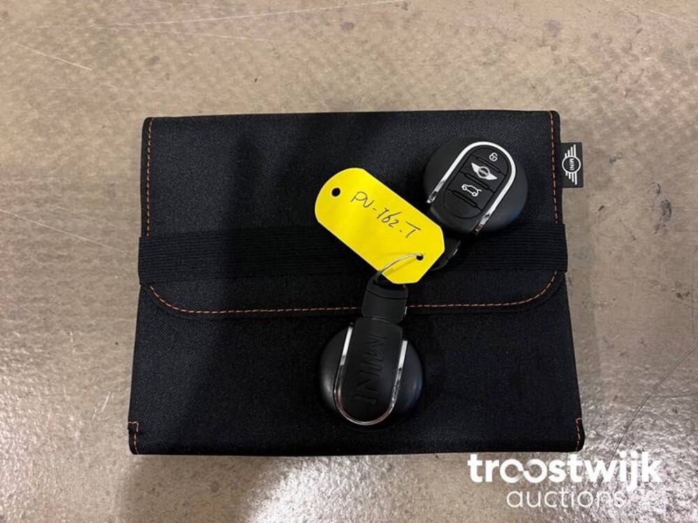 Mini Cooper D Seven 7 Chili 1.5 Serious Business 116PS 2017 -Orig. NL-, PV-762-T