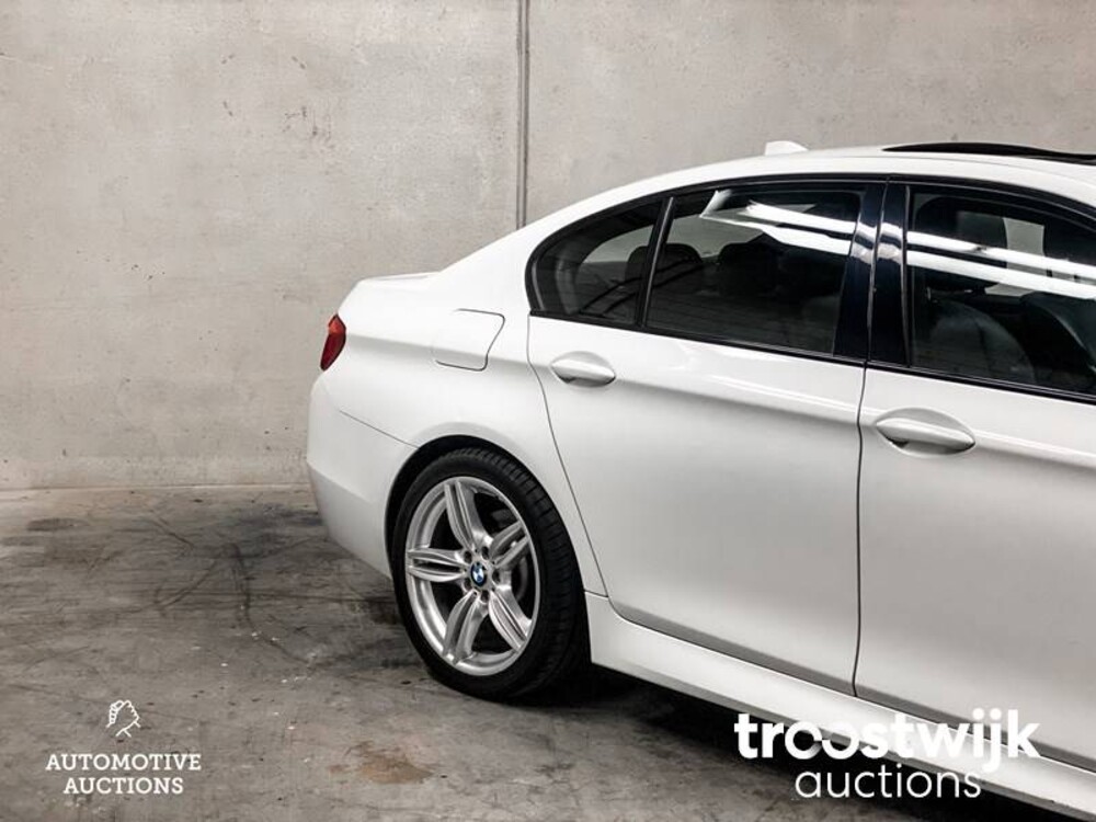 BMW 528i M-Sport High Executive 258PS 2011 -Orig. NL-, 30-RBZ-5