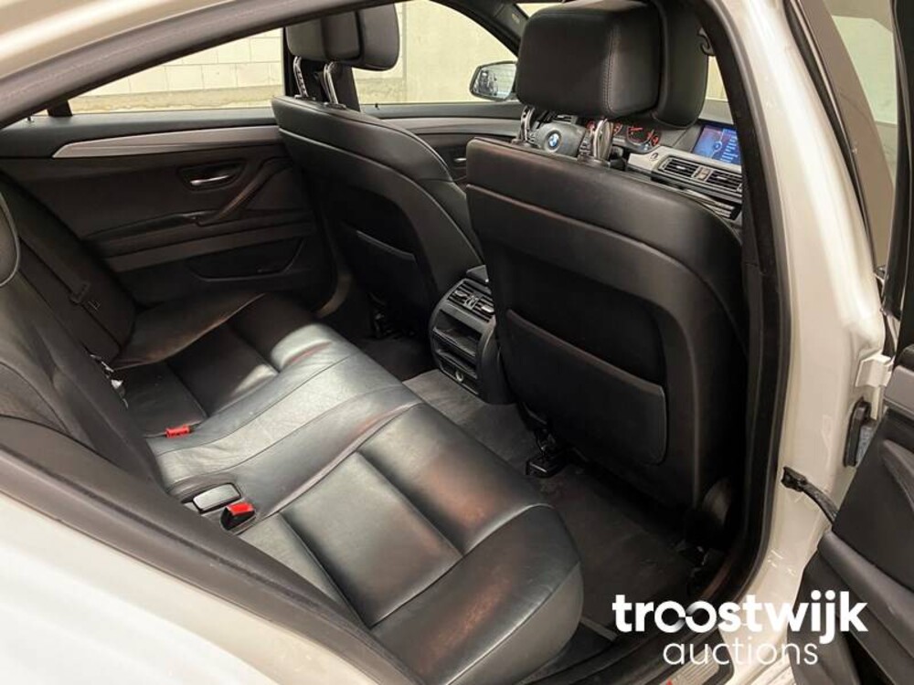 BMW 528i M-Sport High Executive 258PS 2011 -Orig. NL-, 30-RBZ-5