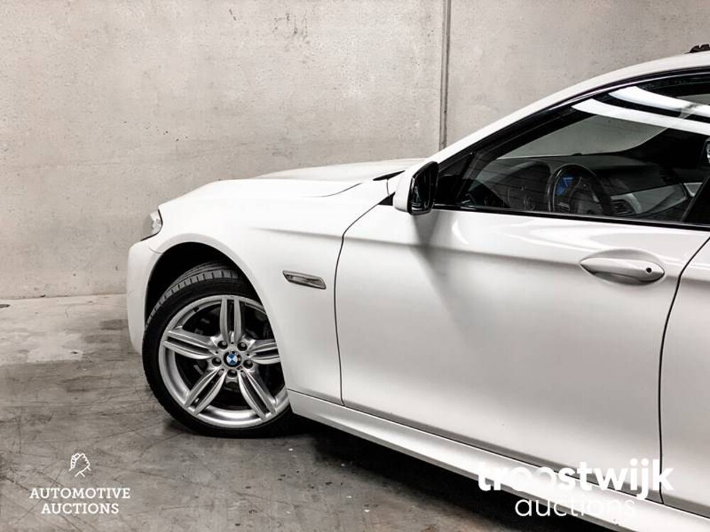 BMW 528i M-Sport High Executive 258PS 2011 -Orig. NL-, 30-RBZ-5