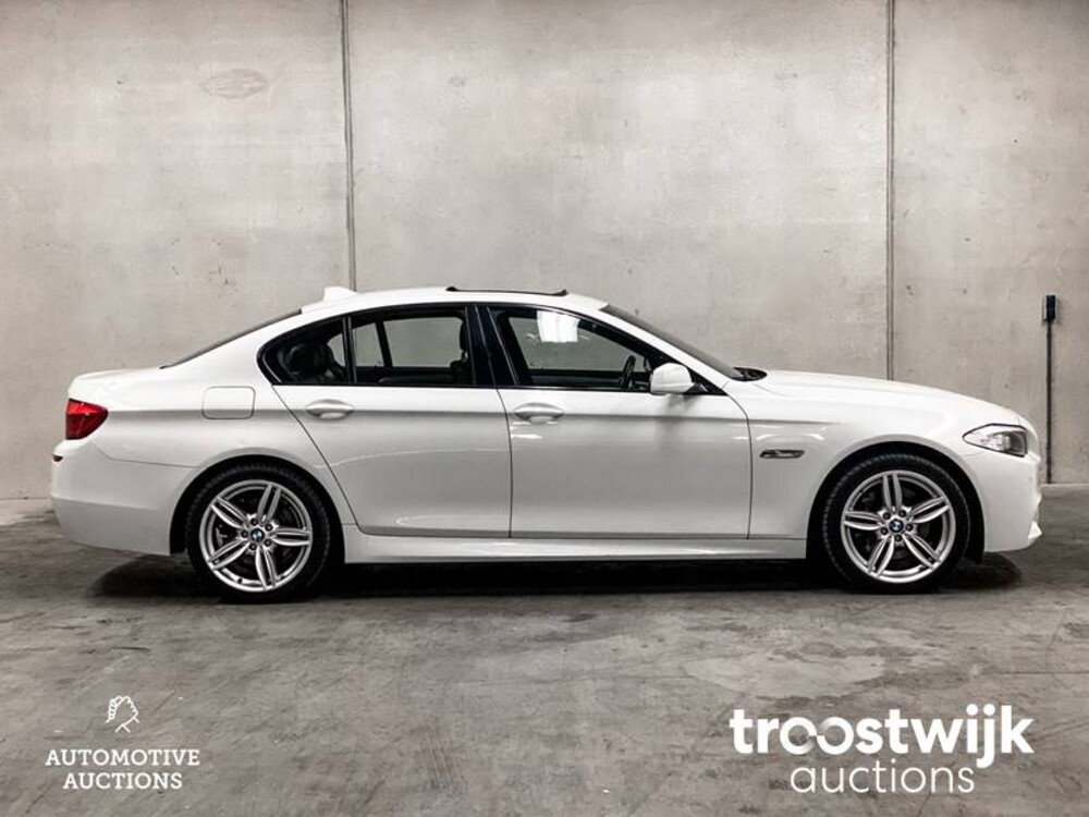 BMW 528i M-Sport High Executive 258PS 2011 -Orig. NL-, 30-RBZ-5