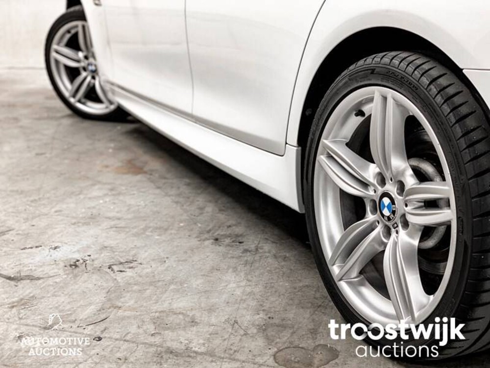 BMW 528i M-Sport High Executive 258PS 2011 -Orig. NL-, 30-RBZ-5