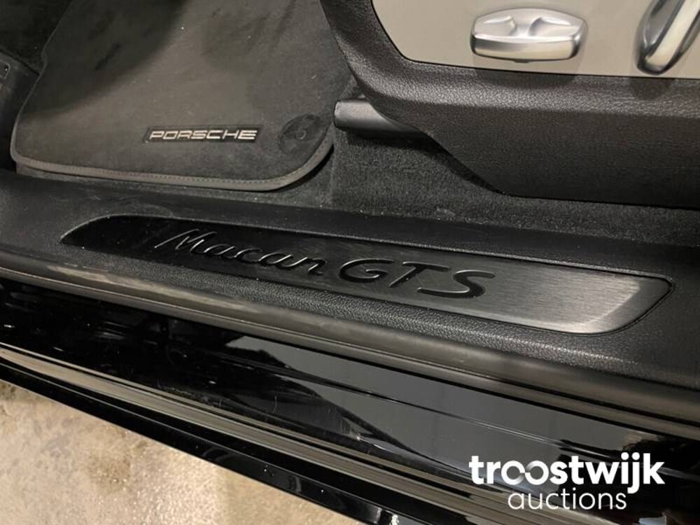 Porsche Macan GTS 2.9 V6 NEUES MODELL SportChrono 381hp 2020, J-928-TH