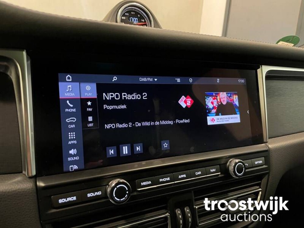 Porsche Macan GTS 2.9 V6 NEUES MODELL SportChrono 381hp 2020, J-928-TH