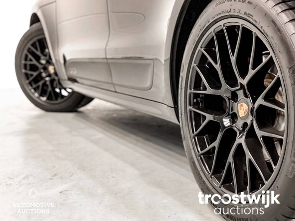 Porsche Macan GTS 2.9 V6 NEUES MODELL SportChrono 381hp 2020, J-928-TH