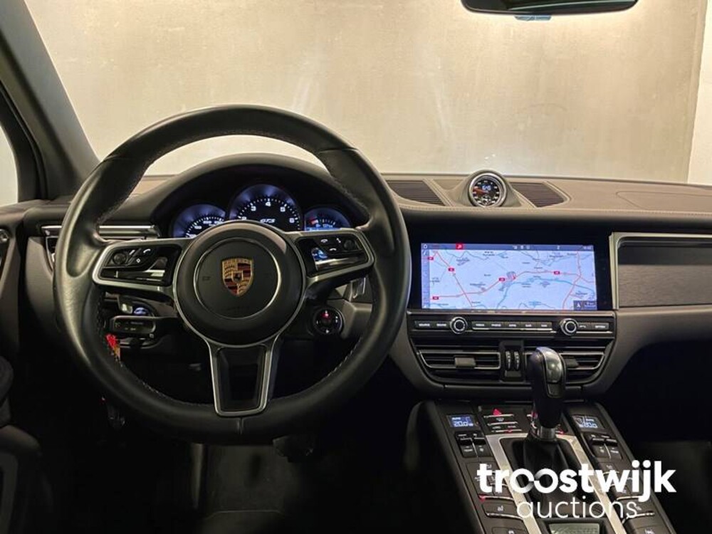 Porsche Macan GTS 2.9 V6 NEUES MODELL SportChrono 381hp 2020, J-928-TH