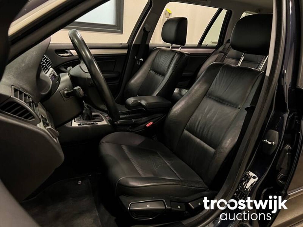 BMW 330xi Executive 231PS 2001 -Orig. NL-, 82-HS-JT