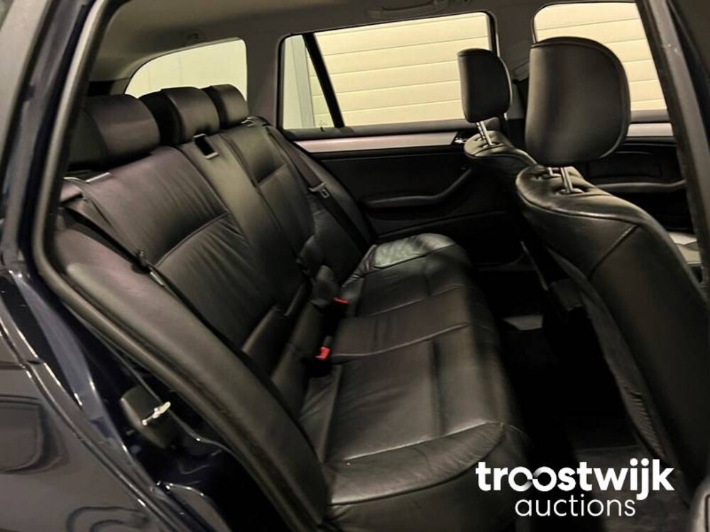 BMW 330xi Executive 231PS 2001 -Orig. NL-, 82-HS-JT